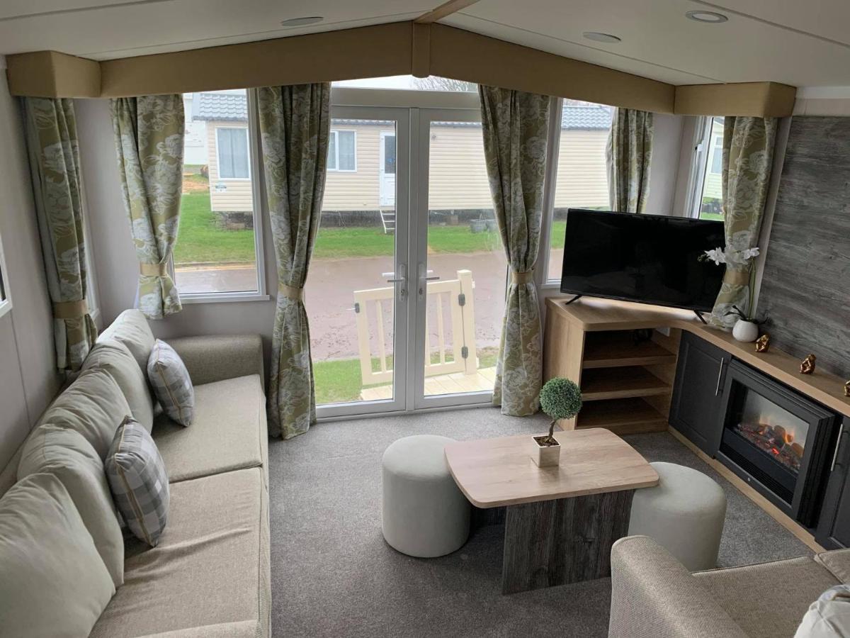 3 Bed Presitage Caravan Doniford Bay Saint Decumans